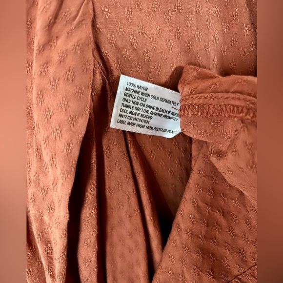 NWT womens peasant blouse by universal thread - Picture 4 of 4